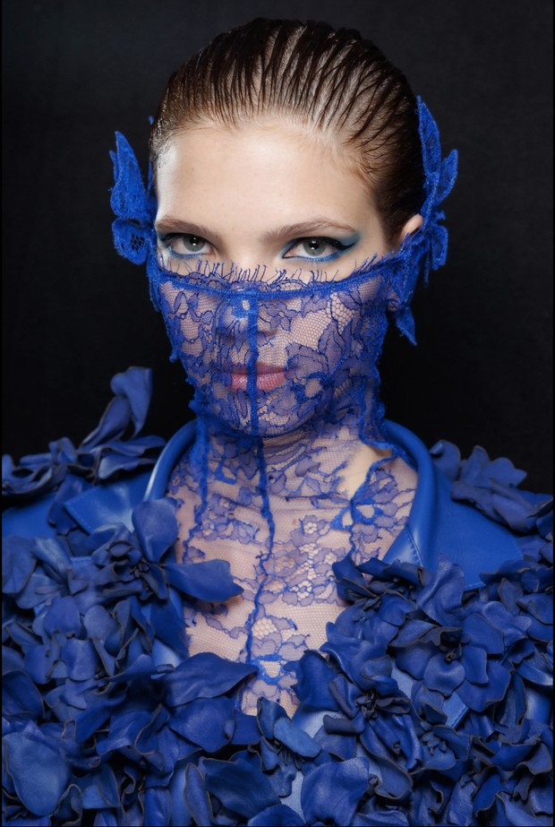 Riasan musim semi 2023 pada Off-White/