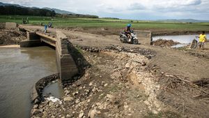 Jalan Lama yang Tersembunyi di Waduk Gajah Mungkur Kini Muncul