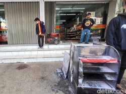 Kisah Heroik Satpam Padamkan Api yang Nyaris Bakar Minimarket