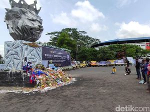 7 Pebulutangkis Nasional Ziarah ke Patung Singa Arema Sore Ini