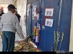 Kondisi Stadion Kanjuruhan Terkini: Bunga Duka dan Coretan Kemarahan