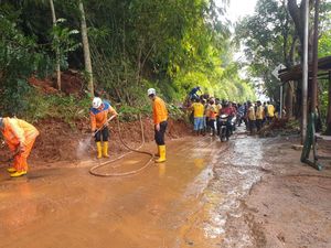 Rentetan Longsor di Sumedang Usai Diguyur Hujan Deras 2 Hari