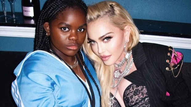 Madonna bersama Mercy/Foto: Instagram.com/madonna Pola asuh anak ala Madonna