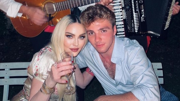 Madonna bersama Rocco/Foto: Instagram.com/madonna Pola asuh anak ala Madonna