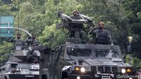 Parade Prajurit dan Alutsista TNI di Depan Istana Merdeka