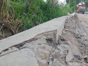 Duh! Proyek Jalan di Jatinom Klaten Belum Kelar tapi Talut Rusak Duh! Proyek Jalan di Jatinom Klaten Belum Kelar tapi Talut Rusak
