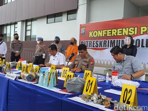 Motif Pria Ledakkan Bom di Inhu Riau: Kesal Disebut Orang Gila Motif Pria Ledakkan Bom di Inhu Riau: Kesal Disebut Orang Gila