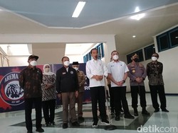 Jokowi Cek Stadion Kanjuruhan: Problemnya Pintu Terkunci-Tangga Terlalu Tajam