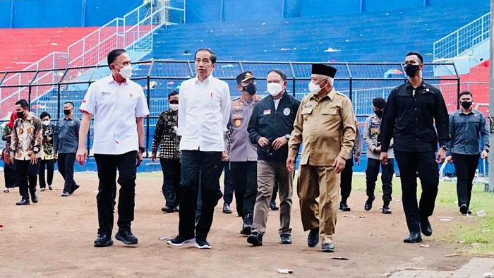 Presiden Jokowi tinjau Stadion Kanjuruhan, Malang