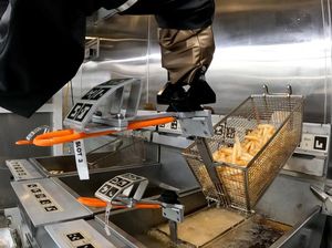 Robot Produksi Kalifornia Bisa Menggoreng Kentang Lebih Cepat Ketimbang Manusia