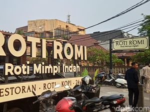 Roti Romi: Lembutnya Roti Jadul dan Kopi Sanger yang Bikin Mimpi Indah