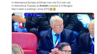 Beberapa pihak mengejek Sir Alex menyaksikan kemenangan dua rival Manchester United, Manchester City dan Liverpool, di Etihad Stadium dan Anfield. (Photo: Twitter)