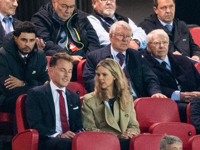 Momen Sir Alex Bela-belain ke Anfield Nonton Liga Champions