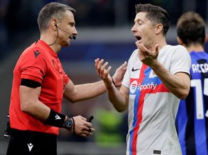 Merasa Dirugikan Wasit, Barcelona Akan Lapor UEFA Merasa Dirugikan Wasit, Barcelona Akan Lapor UEFA