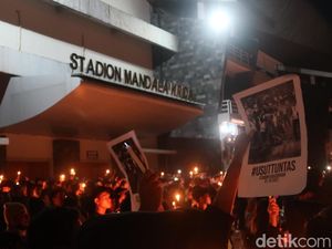 Tragedi Kanjuruhan: Suporter Bersatu demi Kemanusiaan