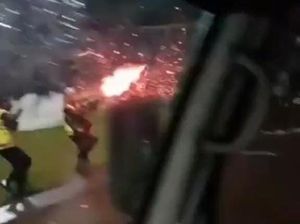 Ironi Obrolan Bahagia Dua Orang Lihat Tragedi Kanjuruhan Seperti Perang