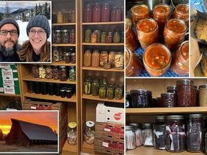 Tinggal di Pedalaman, Ibu Ini Tanam dan Produksi Makanan Sendiri