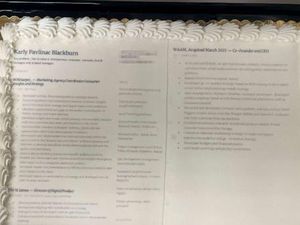 Unik! Wanita Ini Melamar Pekerjaan dengan Kue Berdesain CV