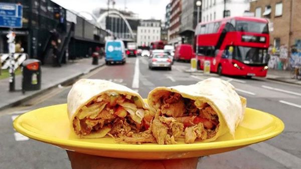 10 Foto Piring Kuning dengan Aneka Makanan Enak di Berbagai Negara yang Keren!