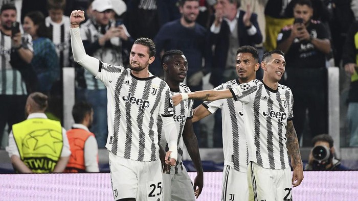 TURIN, ITALY, OCTOBER 05:
Adrien Rabiot (L), of Juventus, celebrates with his teammates after scoring his second goal during the Champions League Group H football match between Juventus and Maccabi Haifa at the Allianz Stadium in Turin, Italy, on October 05, 2022. Juventus defeated Maccabi Haifa 3-1. (Photo by Isabella Bonotto/Anadolu Agency via Getty Images)