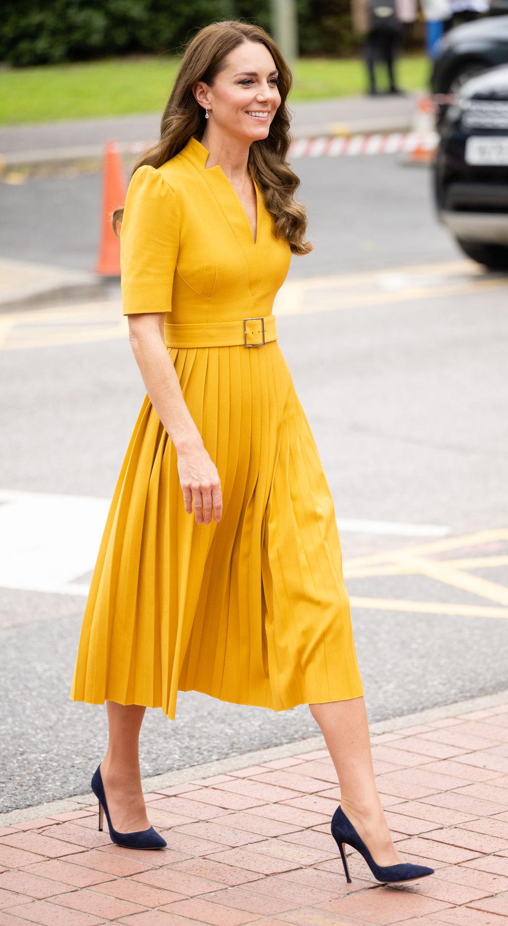 GUILDFORD, ENGLAND - OCTOBER 05: Catherine, Princess of Wales visits the Royal Surrey County Hospital's Maternity Unit at Royal Surrey County Hospital on October 05, 2022 in Guildford, England. (Photo by Samir Hussein/WireImage)