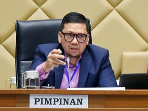 Ketua Komisi II DPR Ungkap RUU DOB Papua Barat Daya Disahkan 17 November Ketua Komisi II DPR Ungkap RUU DOB Papua Barat Daya Disahkan 17 November