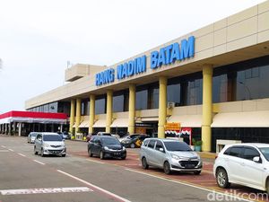 Cuaca Buruk, 3 Pesawat Gagal Mendarat di Bandara Hang Nadim Batam Cuaca Buruk, 3 Pesawat Gagal Mendarat di Bandara Hang Nadim Batam
