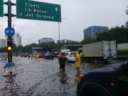 Banjir Juga Terjang Jalan Tol! Ini 3 Ruas yang Jadi Korban