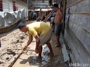 Potret Banjir Palopo Mulai Surut-Sisakan Lumpur di Permukiman
