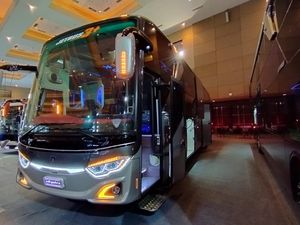 Bus Single Glass Dilempari Batu di Sumatera, PO SAN: Kita Kembalikan ke Yang Maha Kuasa Bus Single Glass Dilempari Batu di Sumatera, PO SAN: Kita Kembalikan ke Yang Maha Kuasa