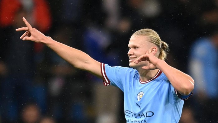 MANCHESTER, ENGLAND - OCTOBER 05: Erling Haaland of Manchester City celebrates after scoring their teams second goal during the UEFA Champions League group G match between Manchester City and FC Copenhagen at Etihad Stadium on October 05, 2022 in Manchester, England. (Photo by Michael Regan/Getty Images)