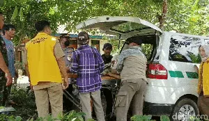 Pria Sukabumi Ini Dipasung gegara Sering Peluk Perempuan Pria Sukabumi Ini Dipasung gegara Sering Peluk Perempuan