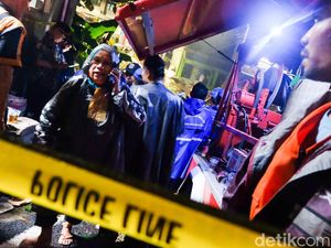 Tembok MTsN 19 Jakarta Selatan Roboh Diterjang Banjir, 3 Siswa Tewas