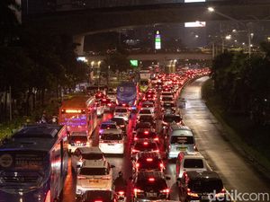 Horor... Macet Sudirman Arah Senayan Horor... Macet Sudirman Arah Senayan