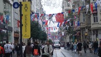 Potret Ramainya Jalan Istiklal, Malioboro-nya Turki