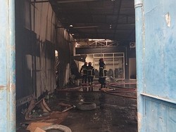 Bengkel Mobil di Surabaya Terbakar, 10 PMK Diterjunkan