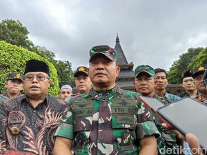Pembelaan KSAD Saat Ada Tendangan Kungfu Aremania di Kanjuruhan