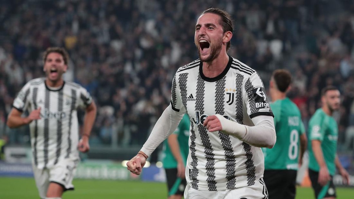 Adrien Rabiot sumbang dua gol untuk Juventus. (Foto: Getty Images/Emilio Andreoli)