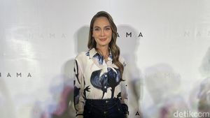 8 Foto Wajah Glowing Luna Maya yang Bikin Salfok, Ini Rahasia Awet Mudanya