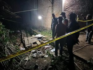 Keluarga dalam Septic Tank di Way Kanan Lampung Korban Pembunuhan Keluarga dalam Septic Tank di Way Kanan Lampung Korban Pembunuhan