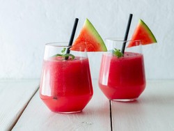 5 Minuman Sehat Ini Cocok Dikonsumsi Penderita Refluks Asam Lambung