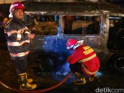 Suzuki Carry Terbakar di Tulungagung, Dua Orang Terluka Bakar