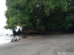 Sejarah dan Potensi Pantai Batukaras, Spot Wisata Favorit Pangandaran