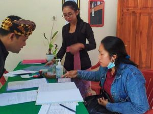 Daftar Panwascam, Wanita Jembrana Kaget Namanya Masuk Parpol Daftar Panwascam, Wanita Jembrana Kaget Namanya Masuk Parpol