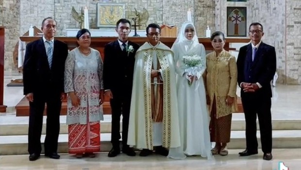 Pernikahan Beda Agama Bisa Diusahakan di Pengadilan Negeri/Foto : tiktok.com/@sacha_alya