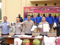 Polisi Bekuk 6 Pengoplos Gas Elpiji Subsidi di Cilegon