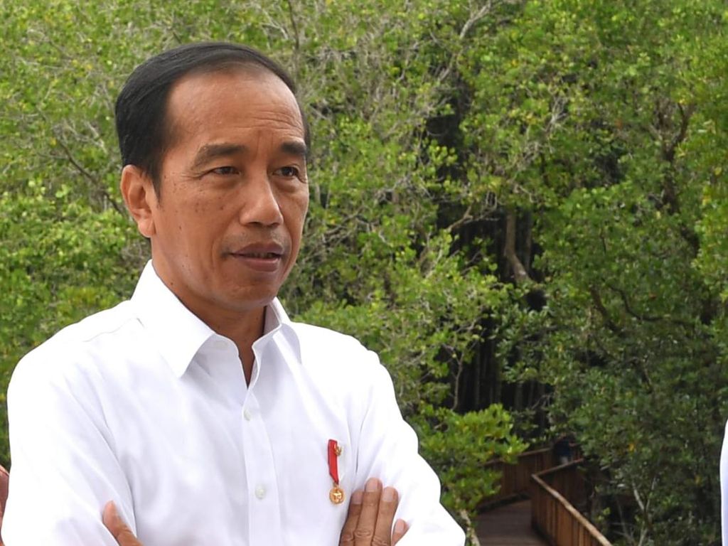 Beredar Video Jokowi Tak Salami Kapolri, Begini Faktanya