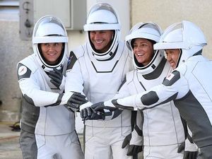 Mewah! Prada Bakal Rancang Baju Astronot NASA ke Bulan Mewah! Prada Bakal Rancang Baju Astronot NASA ke Bulan