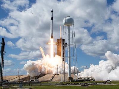 SpaceX-NASA Kirim 4 Astronaut ke Stasiun Luar Angkasa