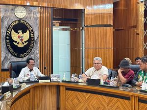 Suporter Sepakbola Indonesia Temui TGIPF Bahas Tragedi Kanjuruhan